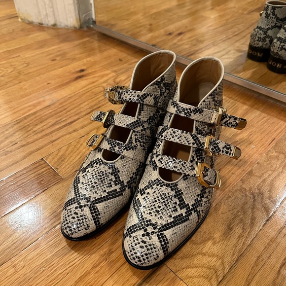 NIB GUCCI Embossed Buckled Ankle Boots - Picture 7 of 7